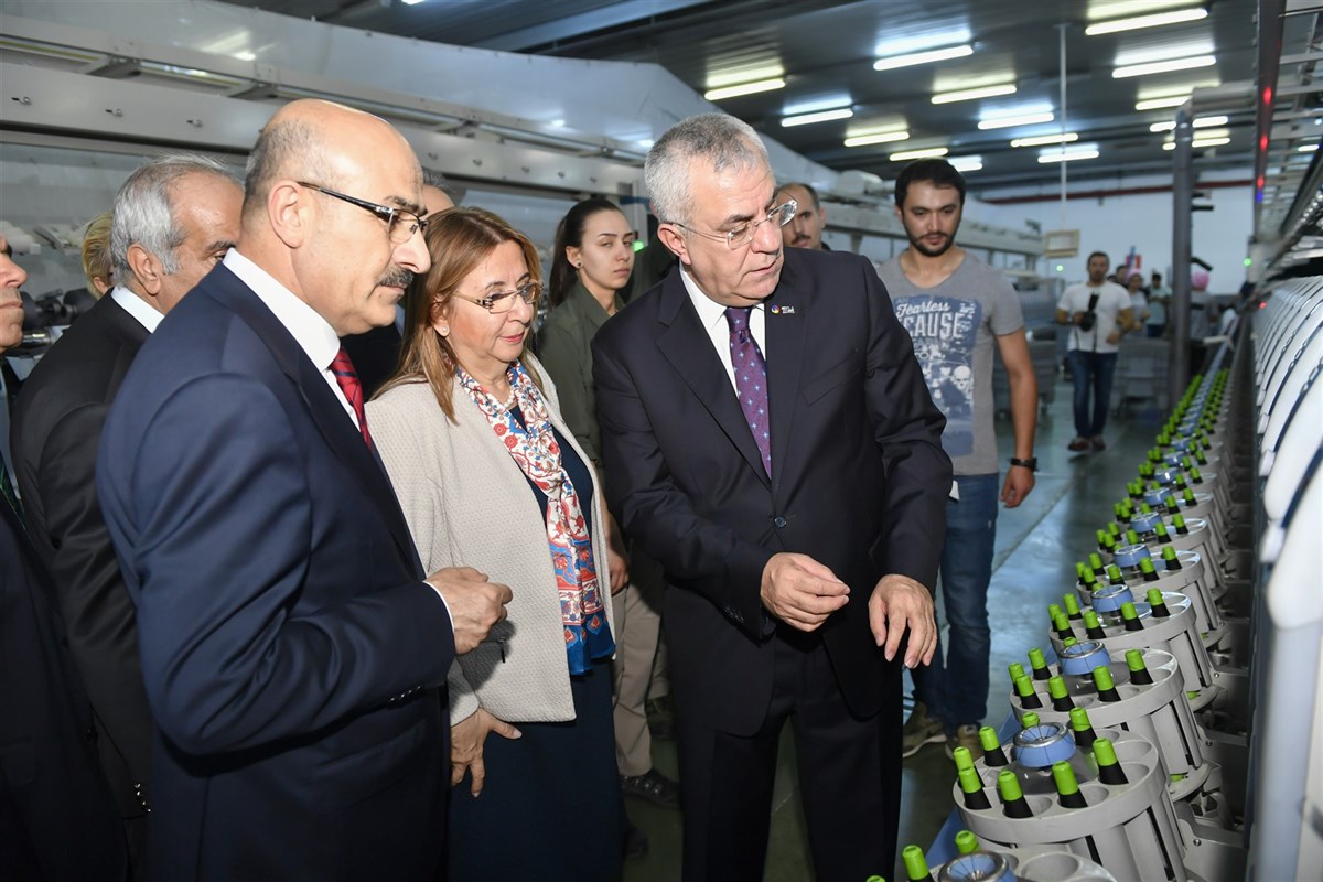 ticaret bakani sayin ruhsar pekcan kivanc tekstil firmasinda incelemelerde bulundu