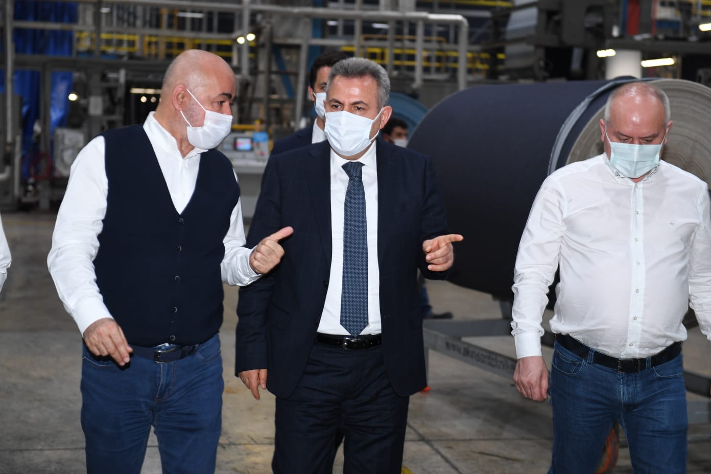 vali elban atlas denim tekstil i ziyaret etti