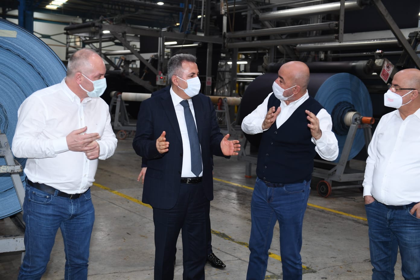 vali elban atlas denim tekstil i ziyaret etti